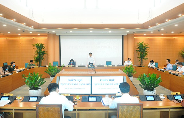 Phó Chủ tịch Phùng Thị Hồng Hà dự họp Tập thể UBND thành phố rà soát các nội dung trình HĐND thành phố 